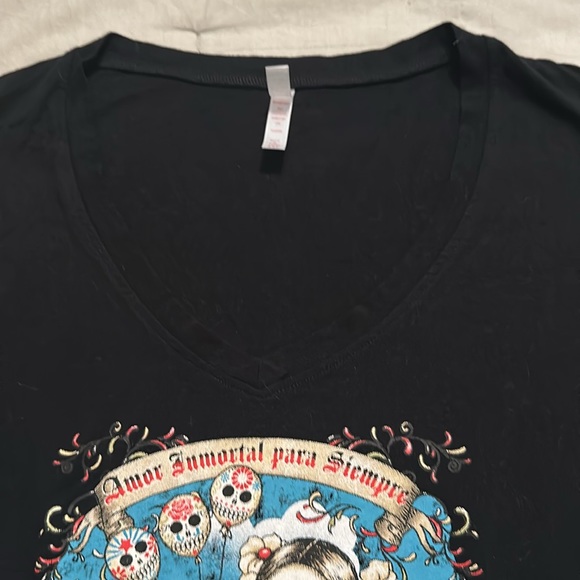 Black graphic print tshirt. - Picture 4 of 4